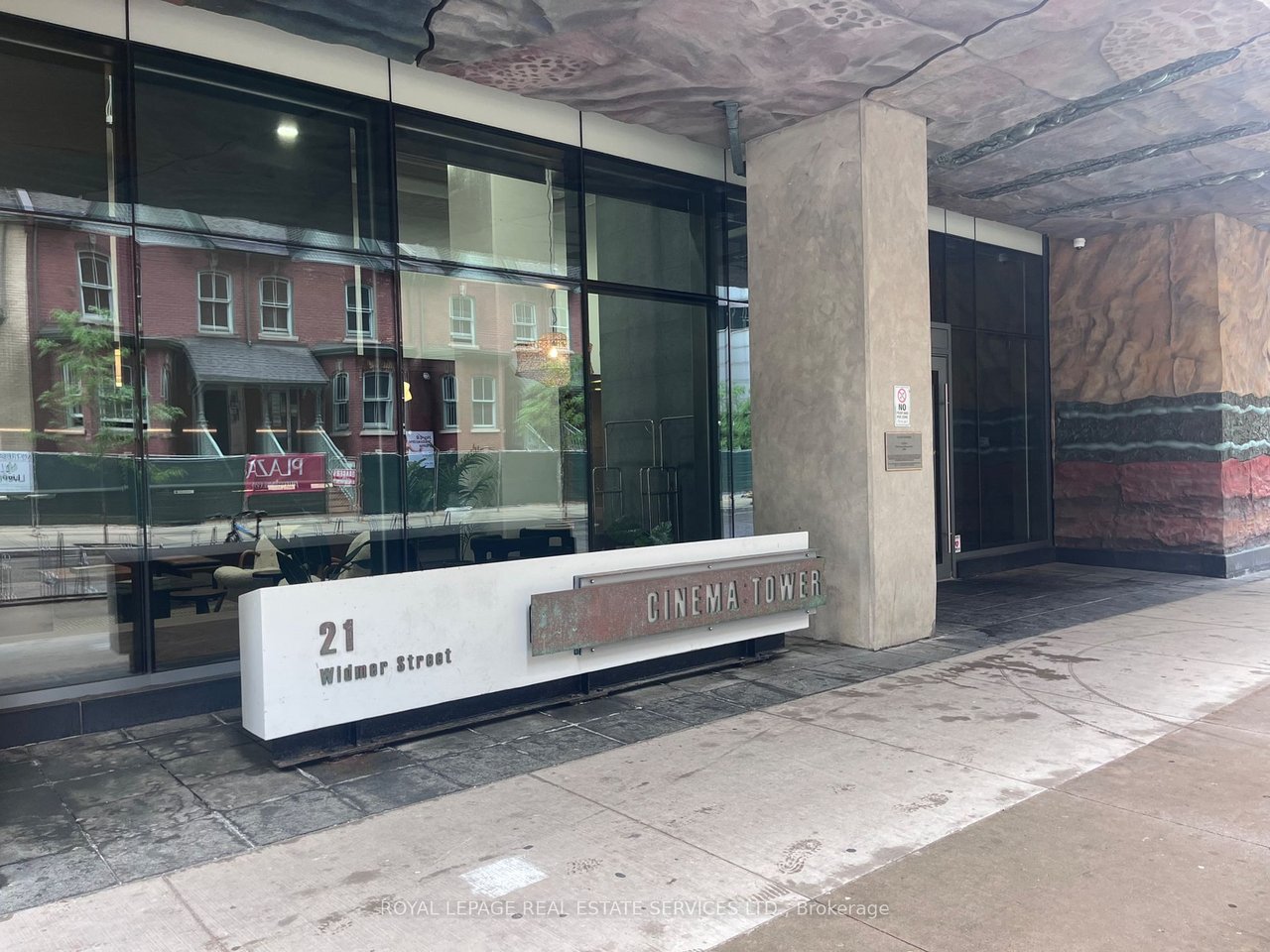 21 Widmer St 1610