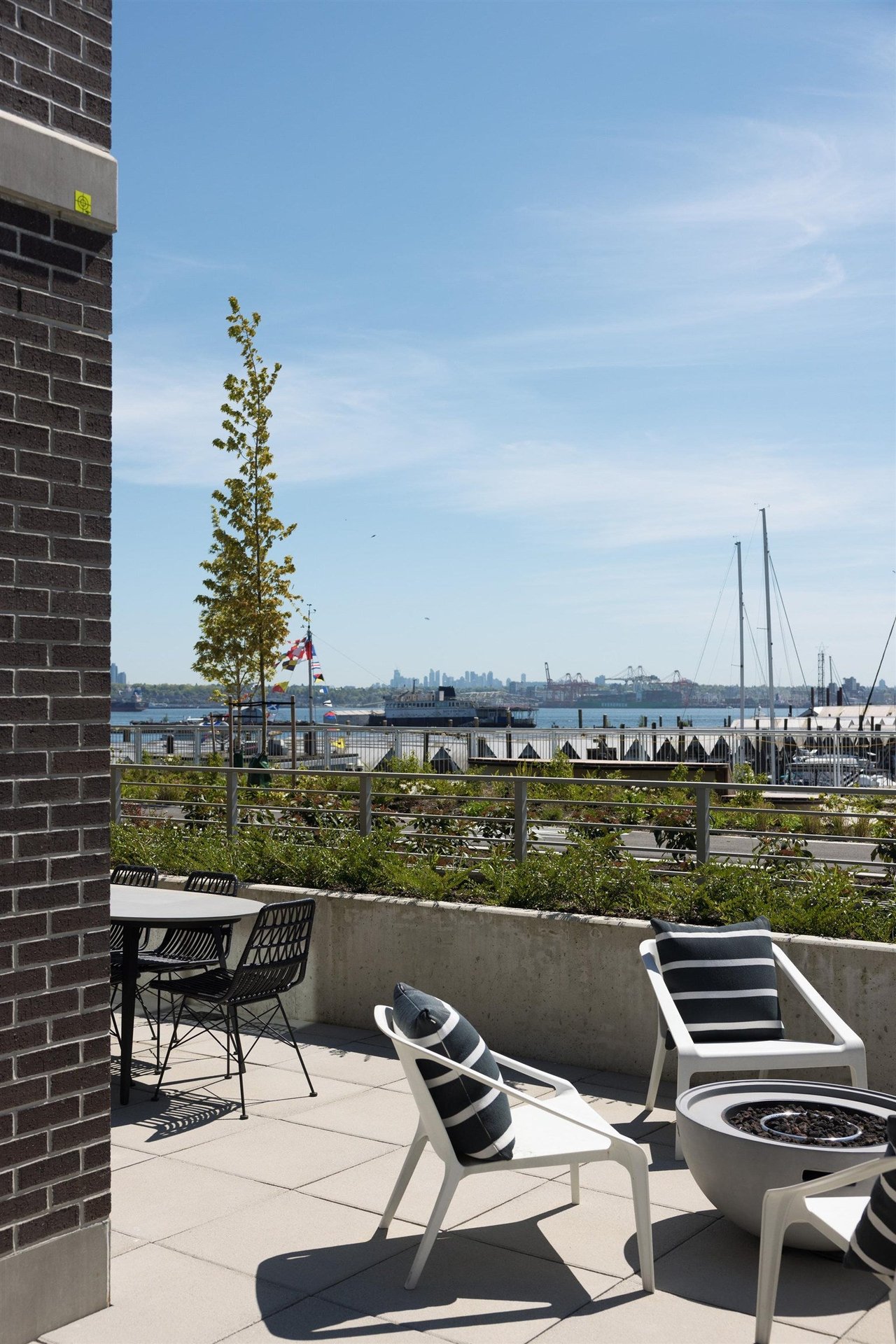 TH112-755 Harbourside Drive