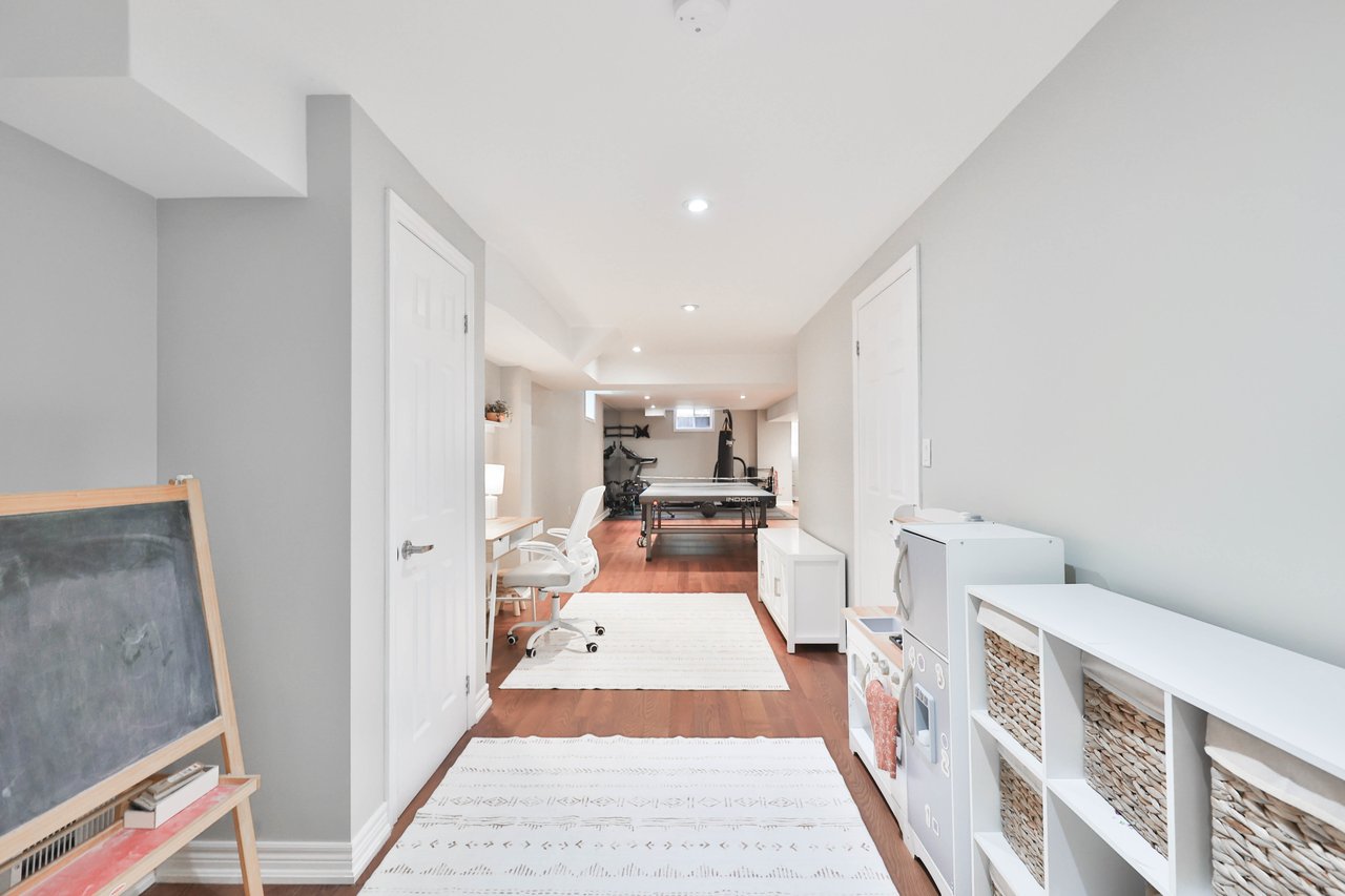 3262 Skipton Lane, Oakville