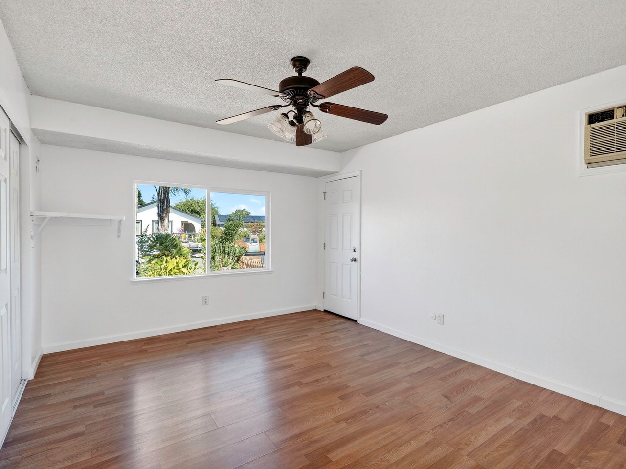 844 Cedarwood Ln