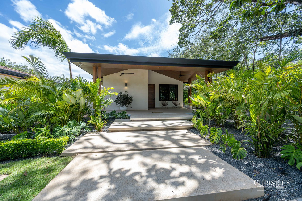 Casa Jade | Contemporary Resort Living in Hacienda Pinilla 