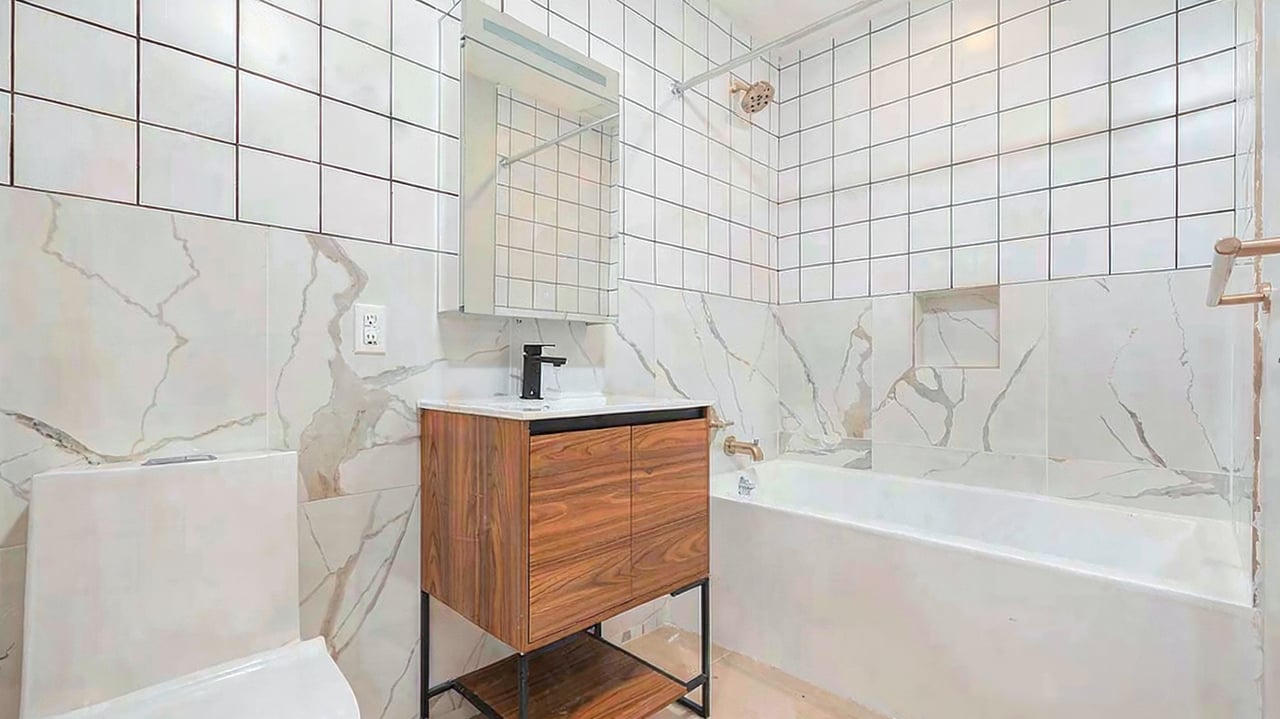 251 Front St 5F