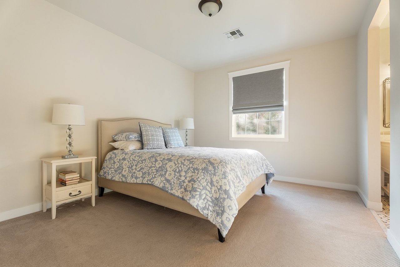 3838 E DEVONSHIRE Avenue