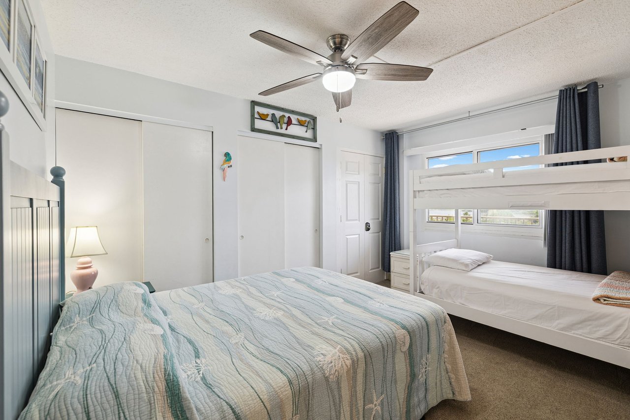 Pinnacle Port Condominium