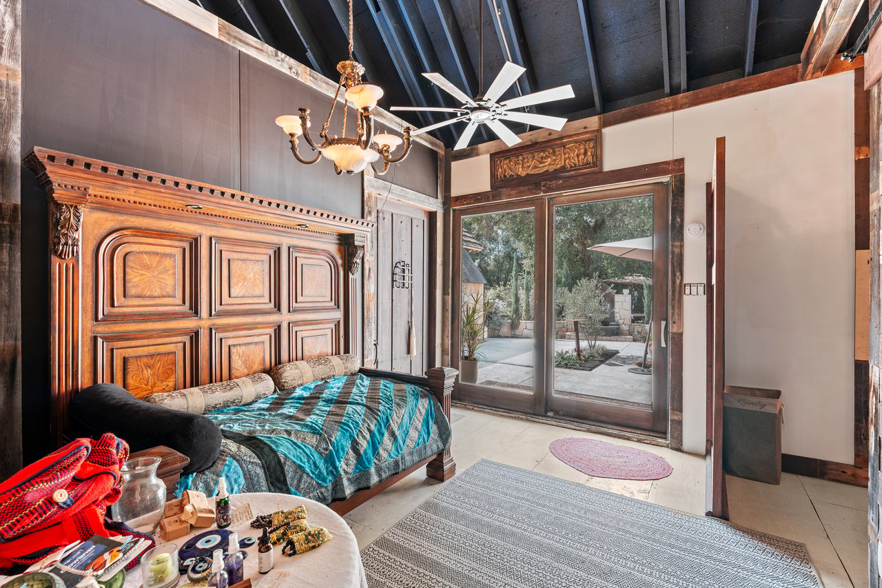 39455 Avenida La Cresta