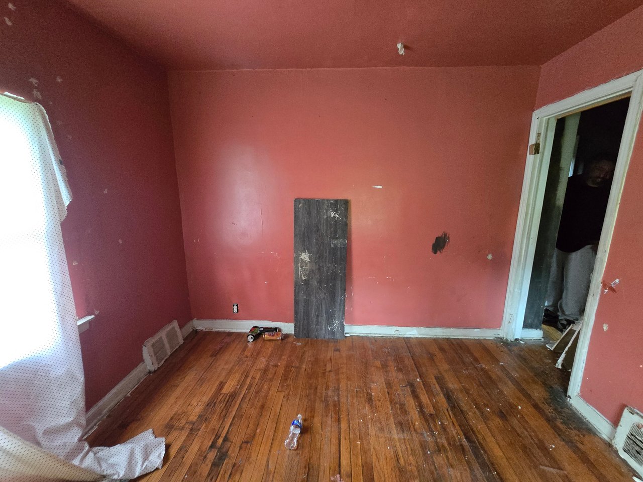 414 W Eldridge Ave