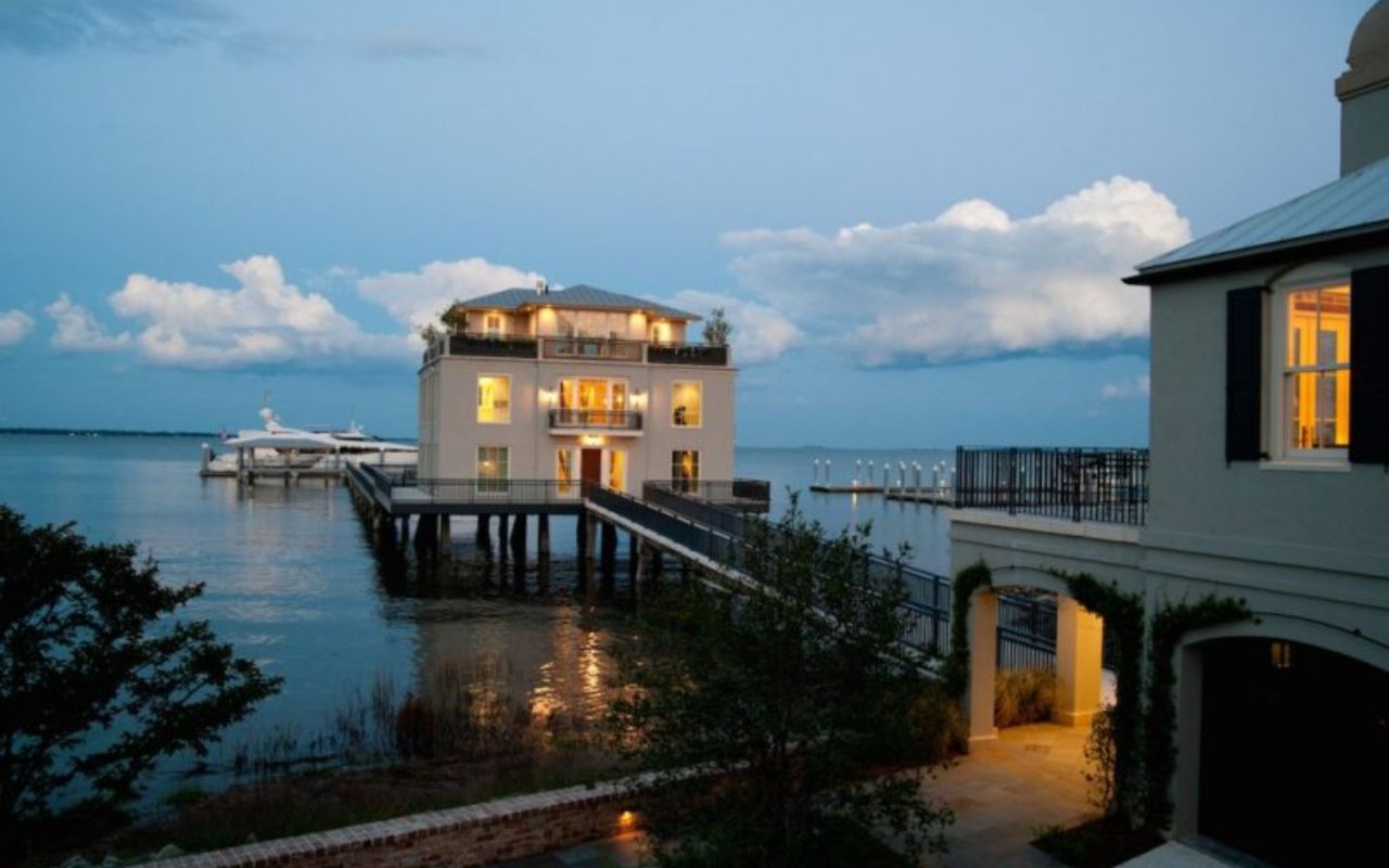 Homes for the Perfect New Year’s Eve Party