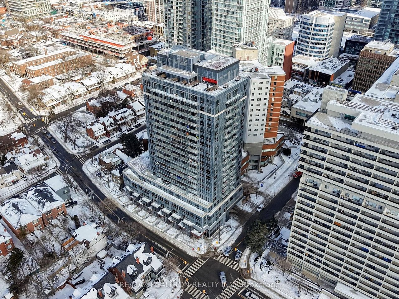 PENTHOUSE ON ENGLINGTON CROSSTOWN LRT