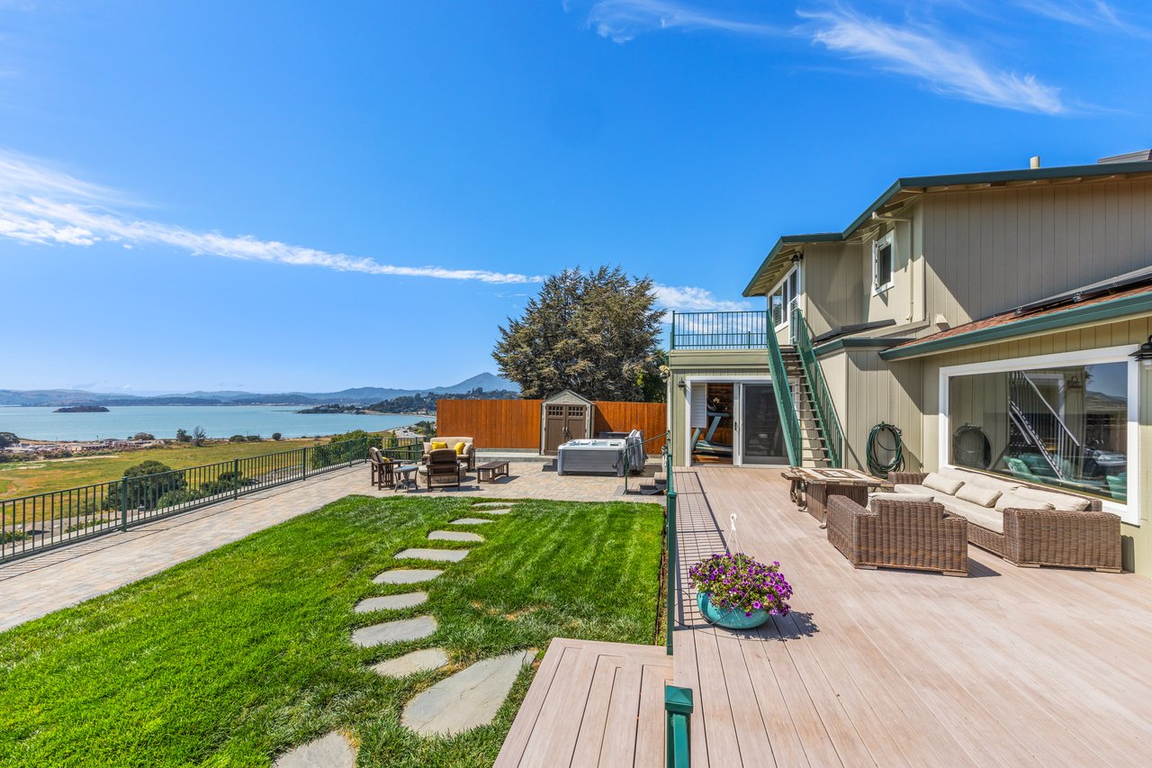 Sunny View Residence in Peacock Gap