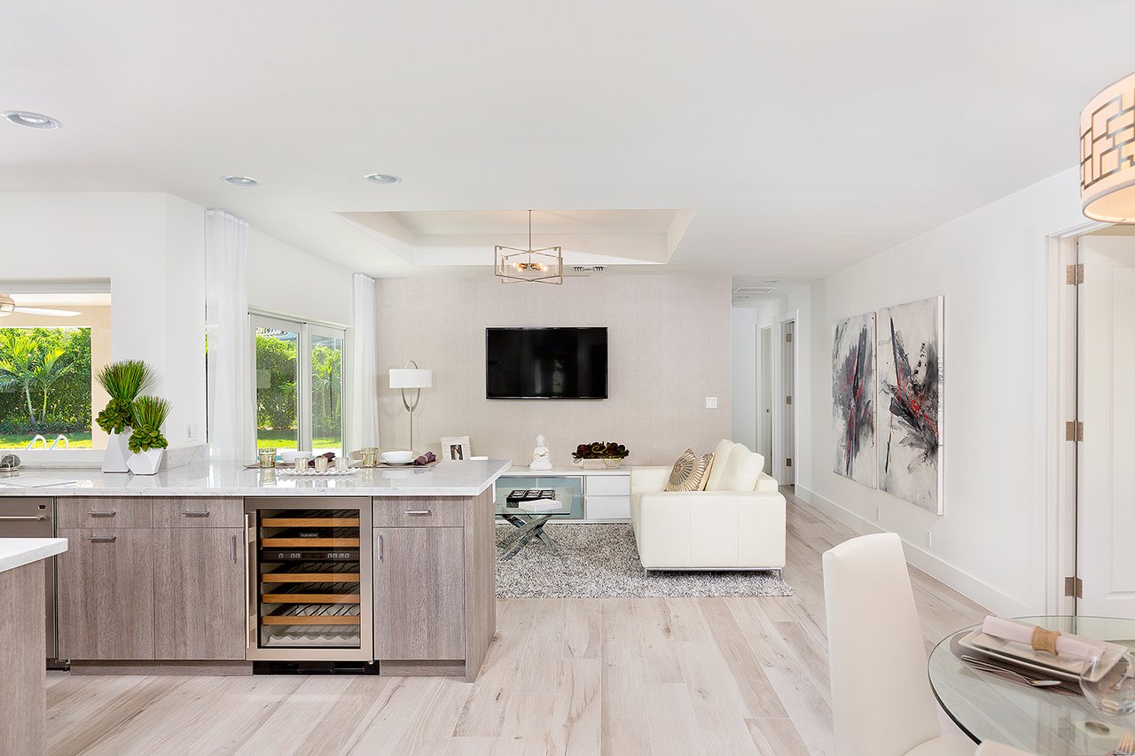 2367 Queen Palm Road