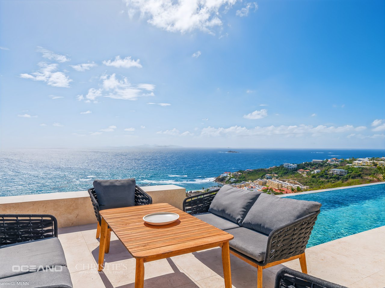 MODERN VILLA WITH SPECTACULAR VIEW -NEWLY BUILT
