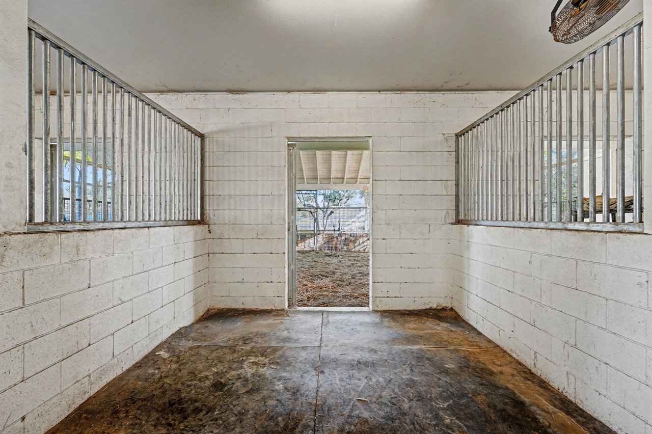40801 Avenida La Cresta