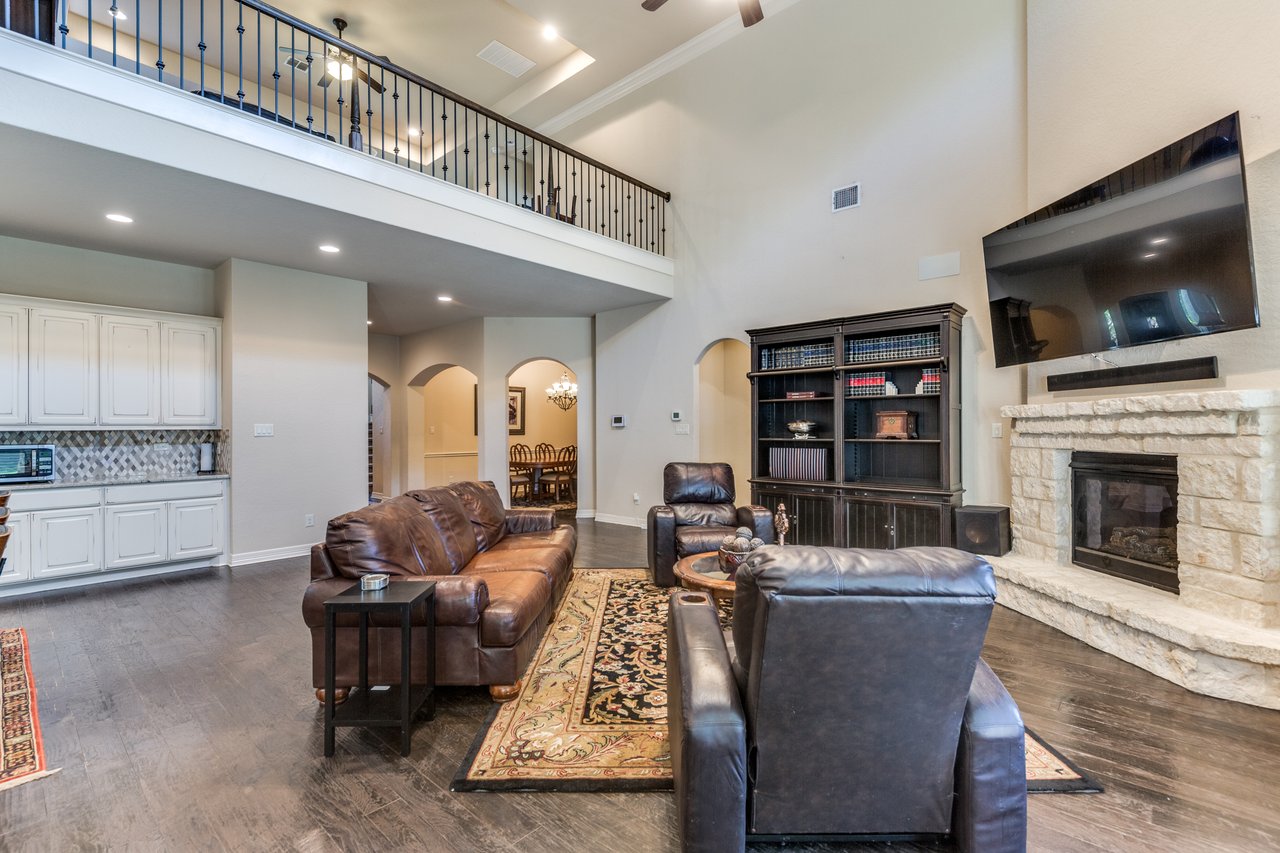2319 Dunmore Hill