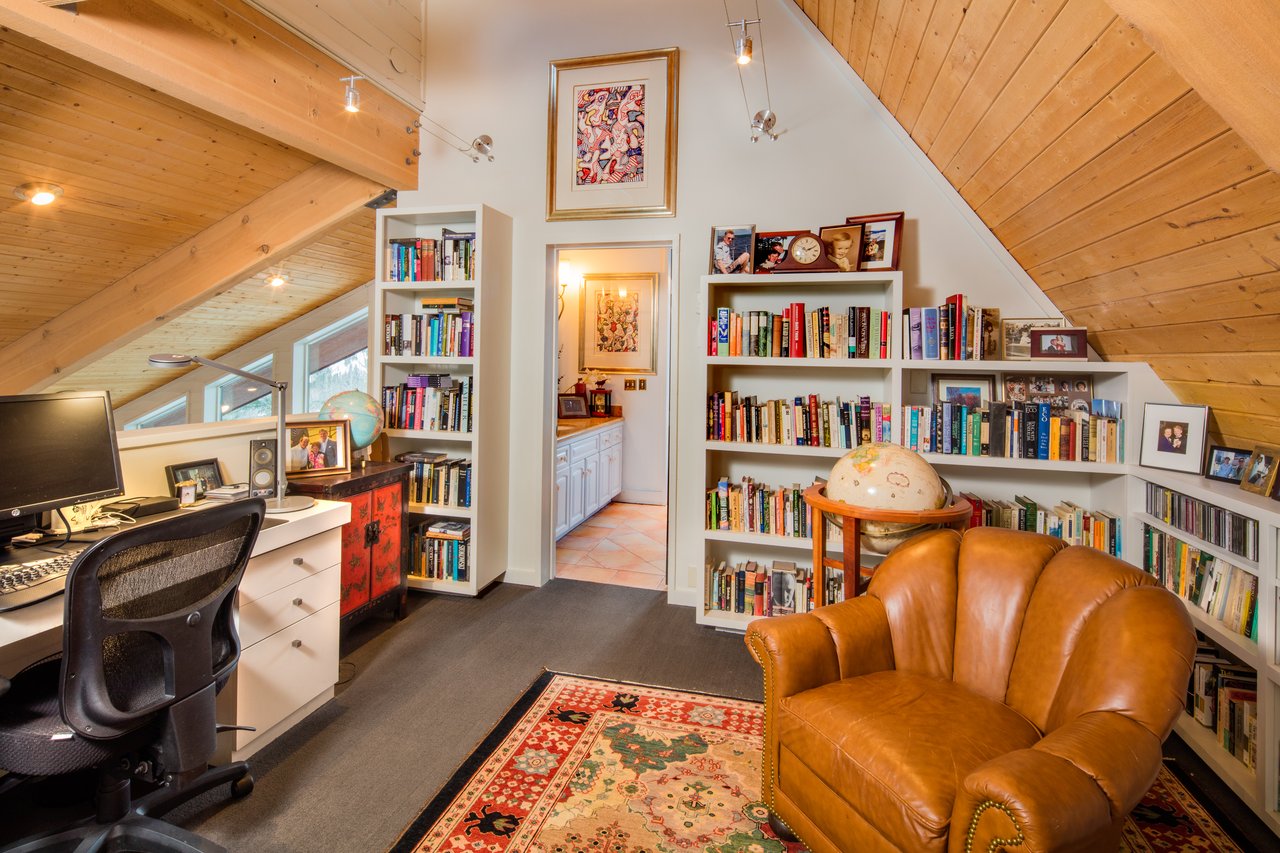 100 Mountain Laurel Court