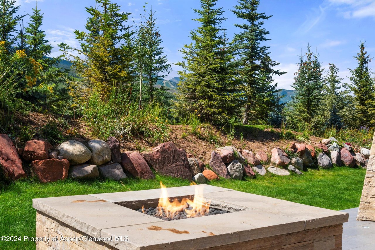 1422 W Buttermilk Road