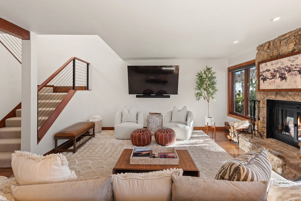 Renovated Snowmass Retreat with Panoramic Ski Area Views