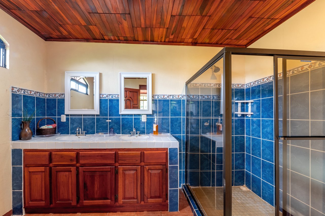 Fully Furnished 3-Bedroom Home in Tinamastes | 0.4 Acres