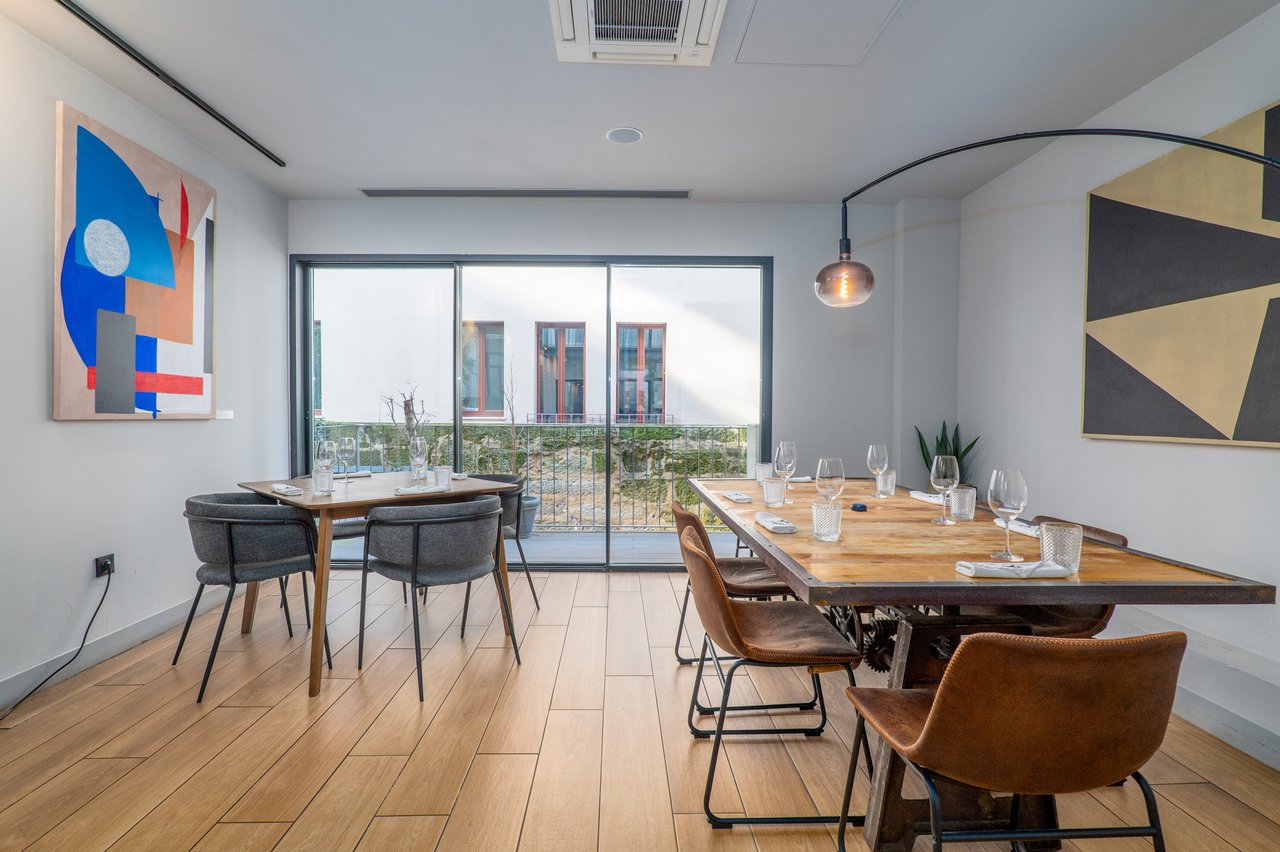 Prime Fine-Dining Restaurant Business Transfer (“Trespasse”) in Central Porto