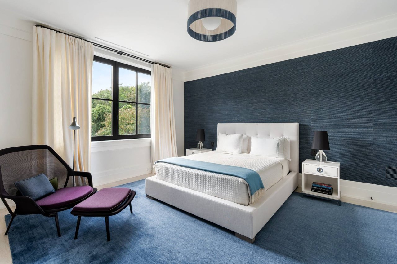 A MODERN CLASSIC IN SOUTHAMPTON'S ESTATE DISTRICT