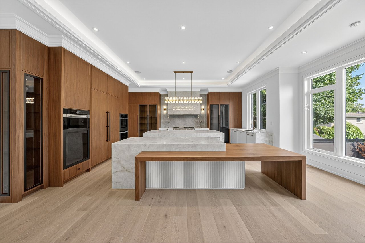Distinctive Luxury Residence