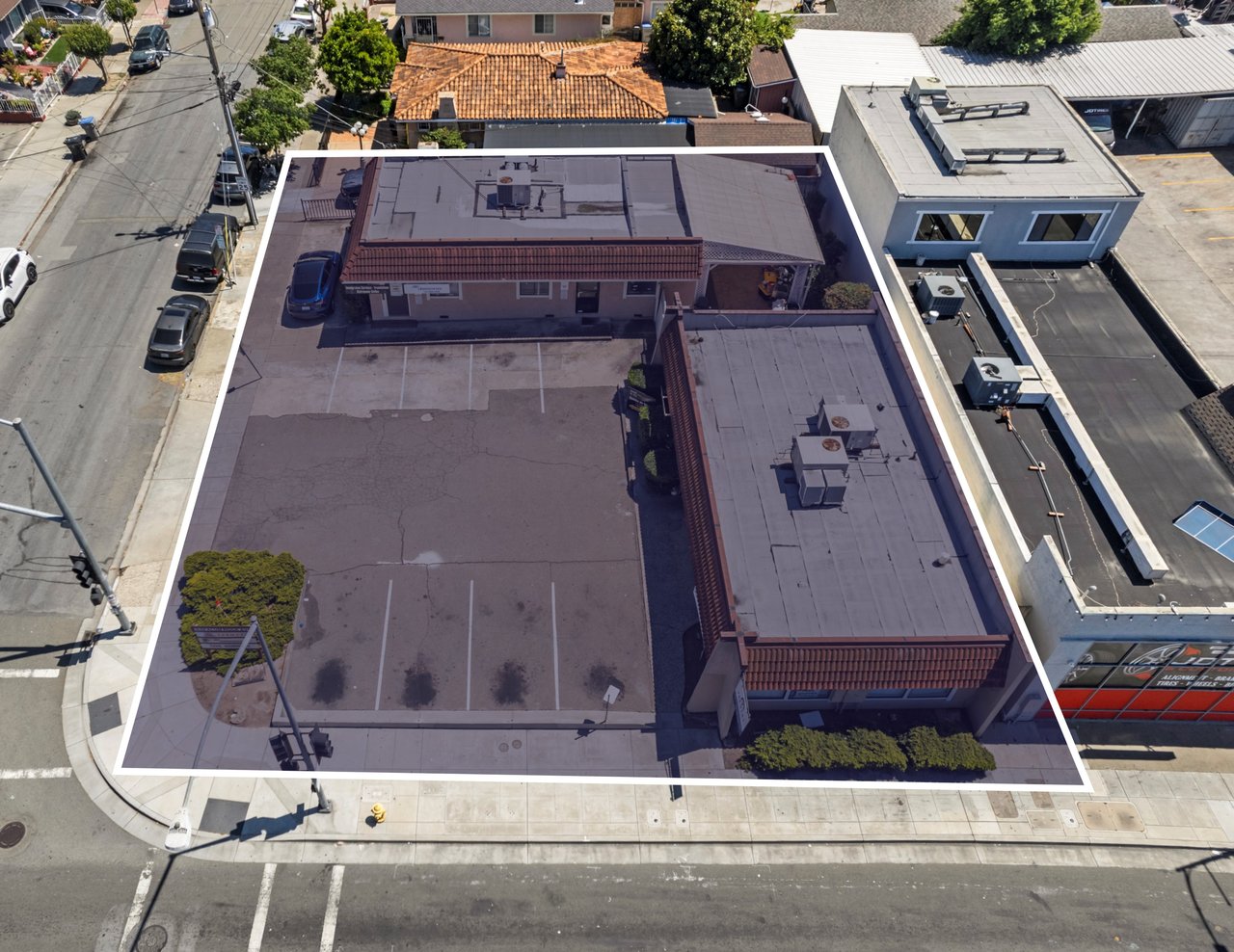 Multi-Tenant Office/Retail Bldg.