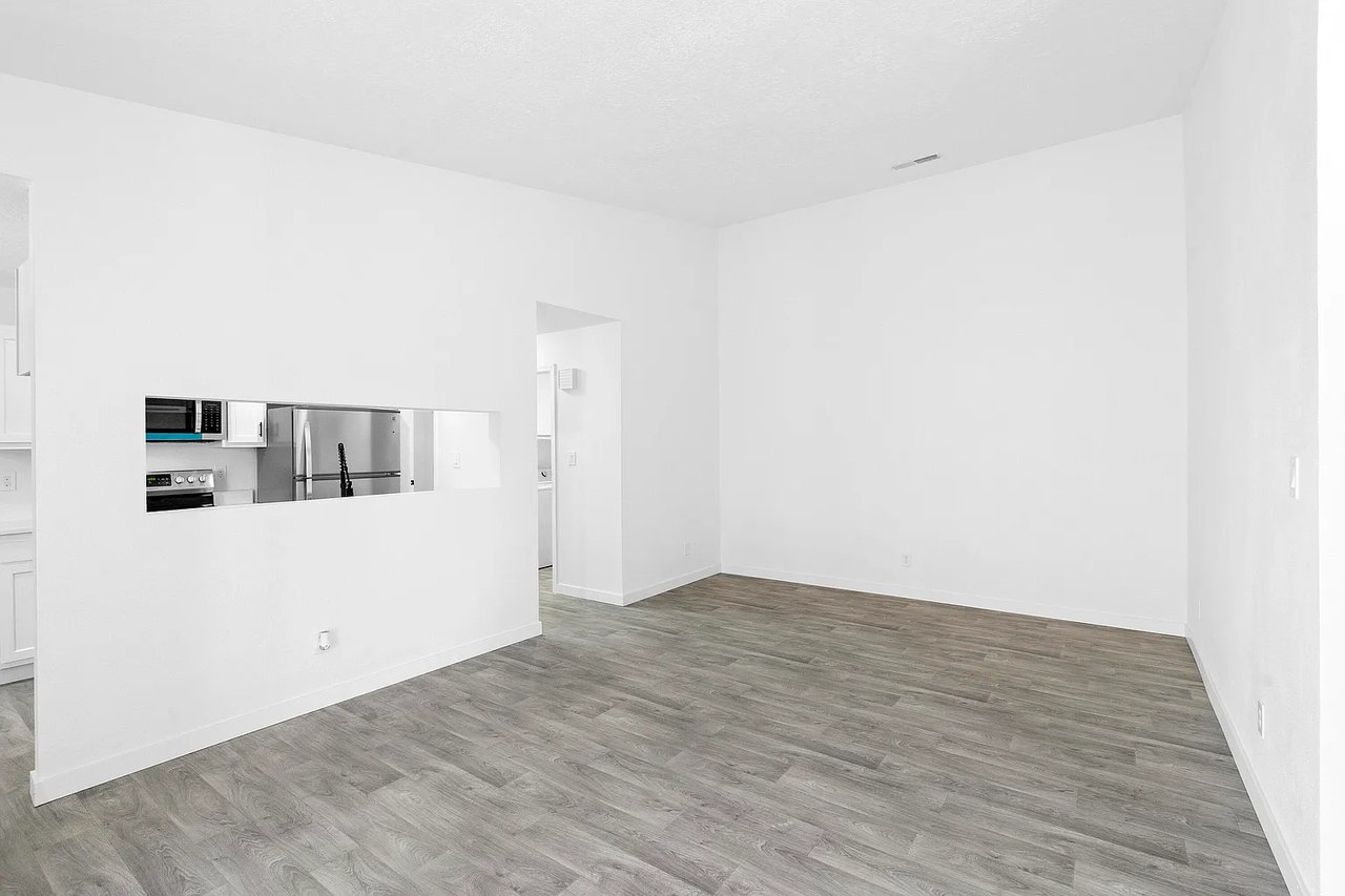 812 W Sky St SW