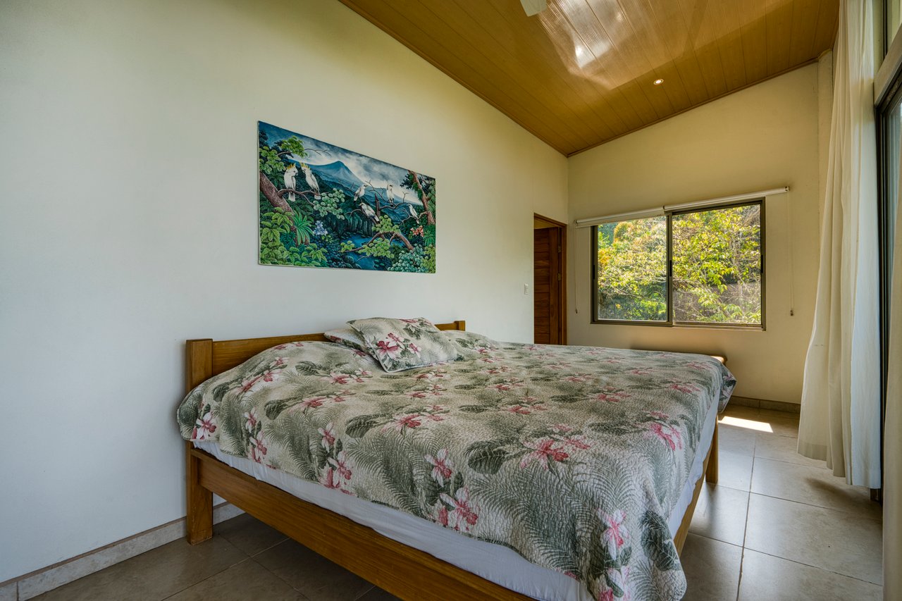 12.25 ACRES – 3 Bedroom 2 Story Ocean View Home 10 Min To The Beach!!!
