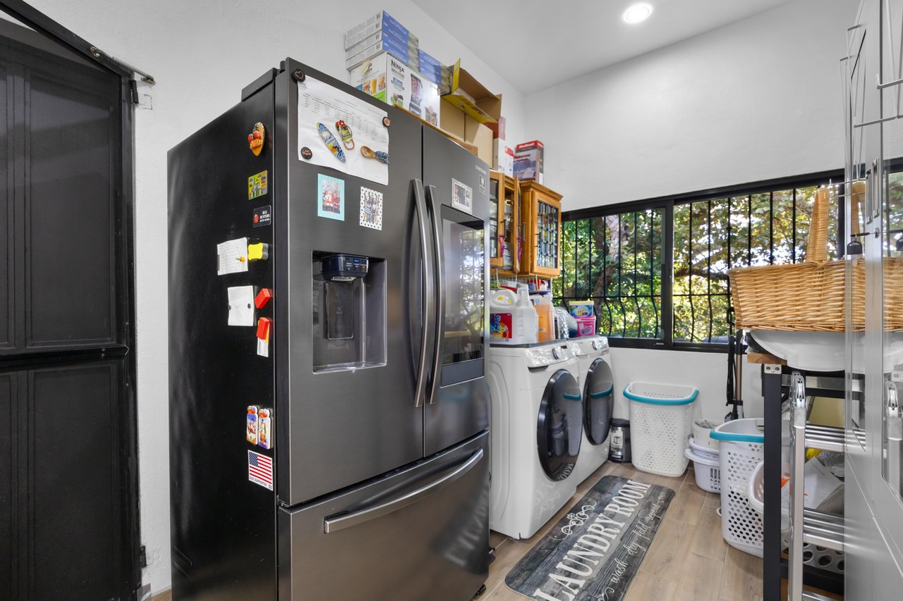 Casa Brillante & Casita Cinco Playas | Modern Home with Guest Casita, Pool & Mountain Views in Huacas