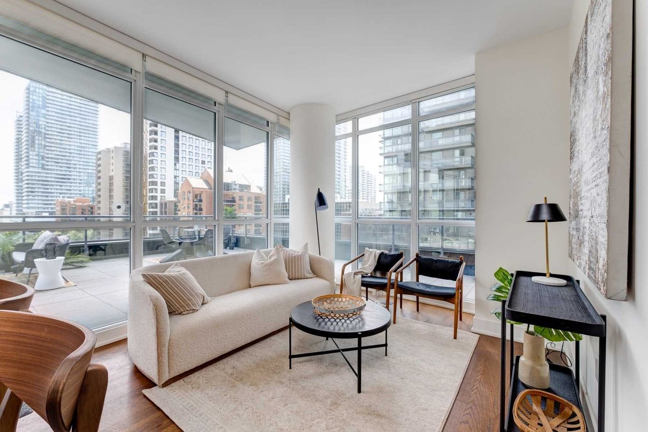 30 Roehampton Ave, Ste 709