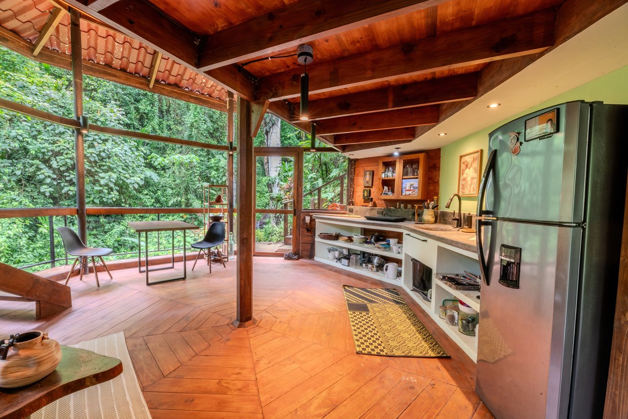 Waterfall Retreat with Casita & Build-Ready Lot in Cascada Azul, Baru