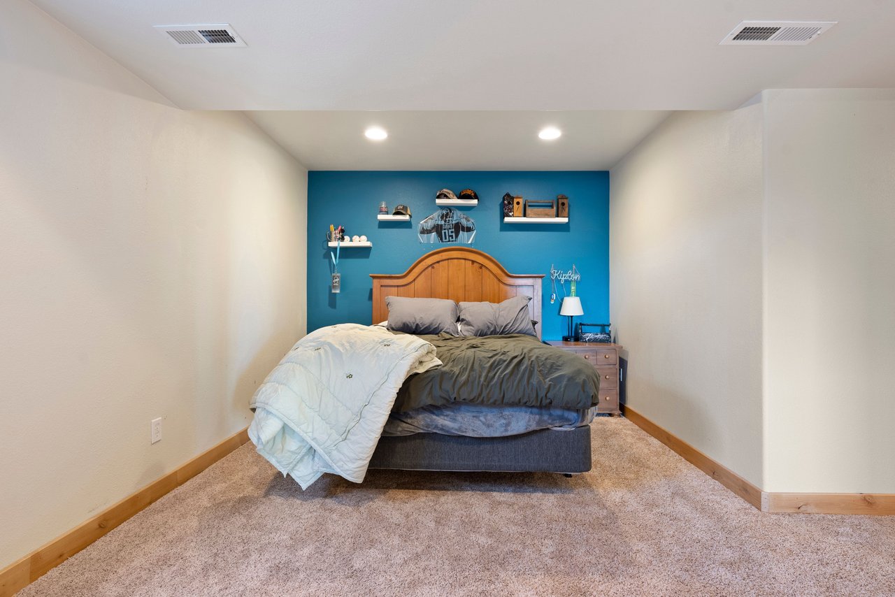 4255 Arrowhead Drive