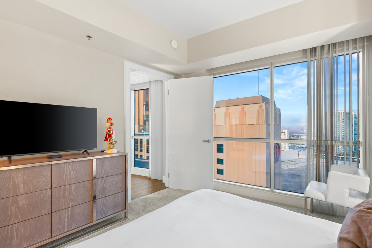 2700 Las Vegas Boulevard 2303