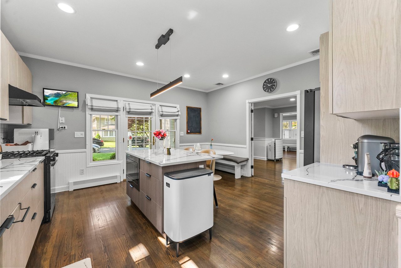 200 Hillside Ave, River Edge, NJ 07661