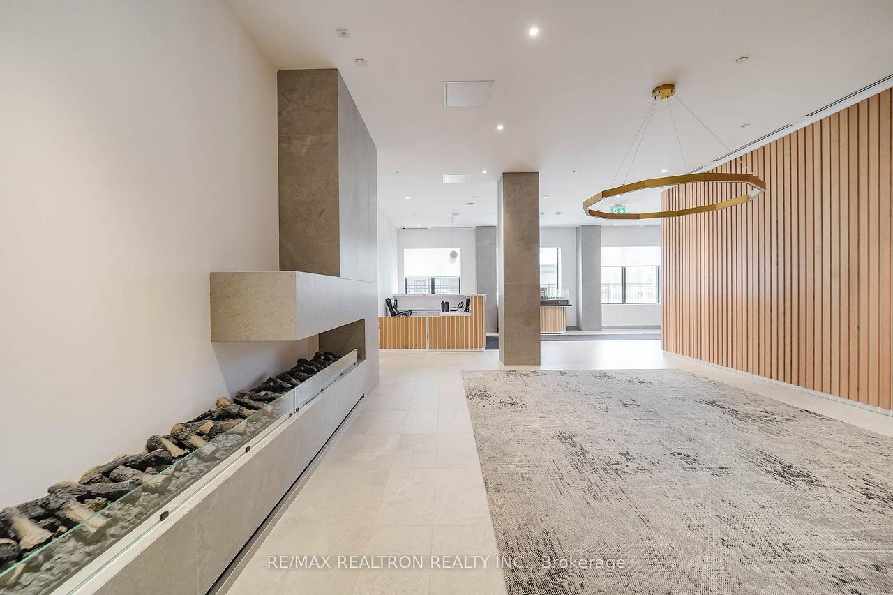 Bright Open-Concept Suite