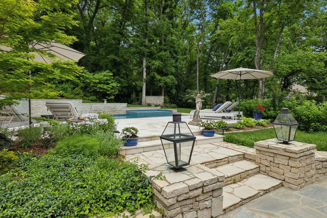 915 Calloway Dr