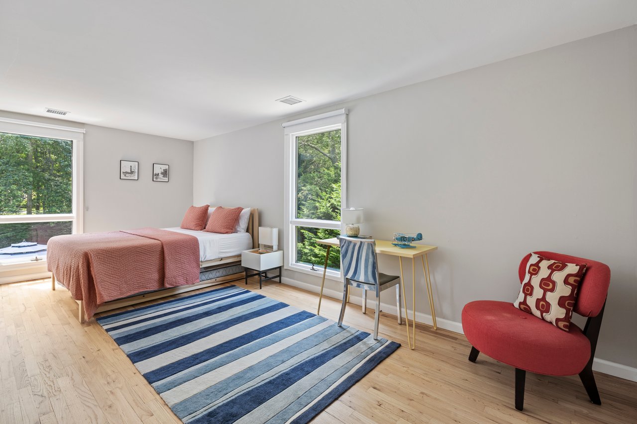 56 Underwood Drive, East Hampton (Clearwater Beach)