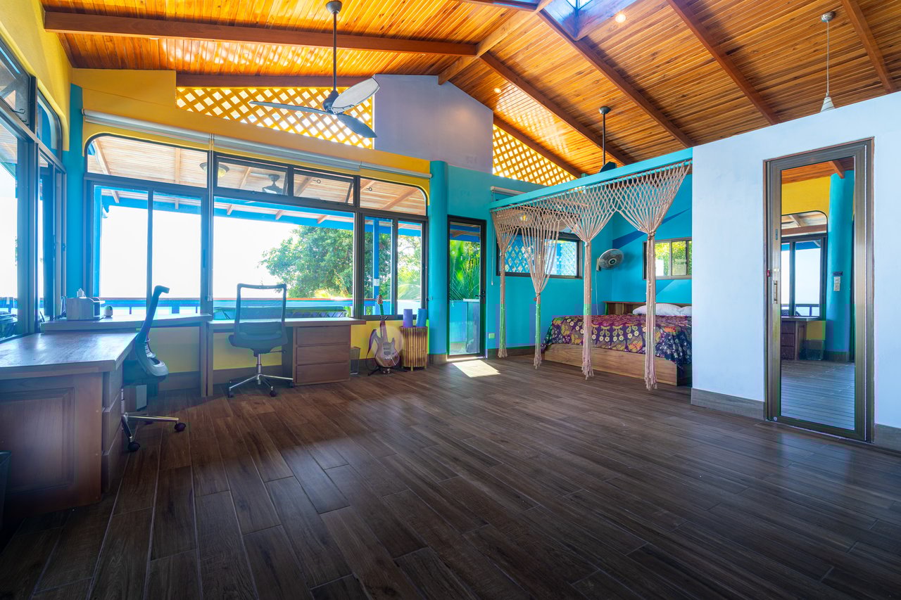 Casa Vista Harmonia, Legendary Ocean Views and Sustainable Living!
