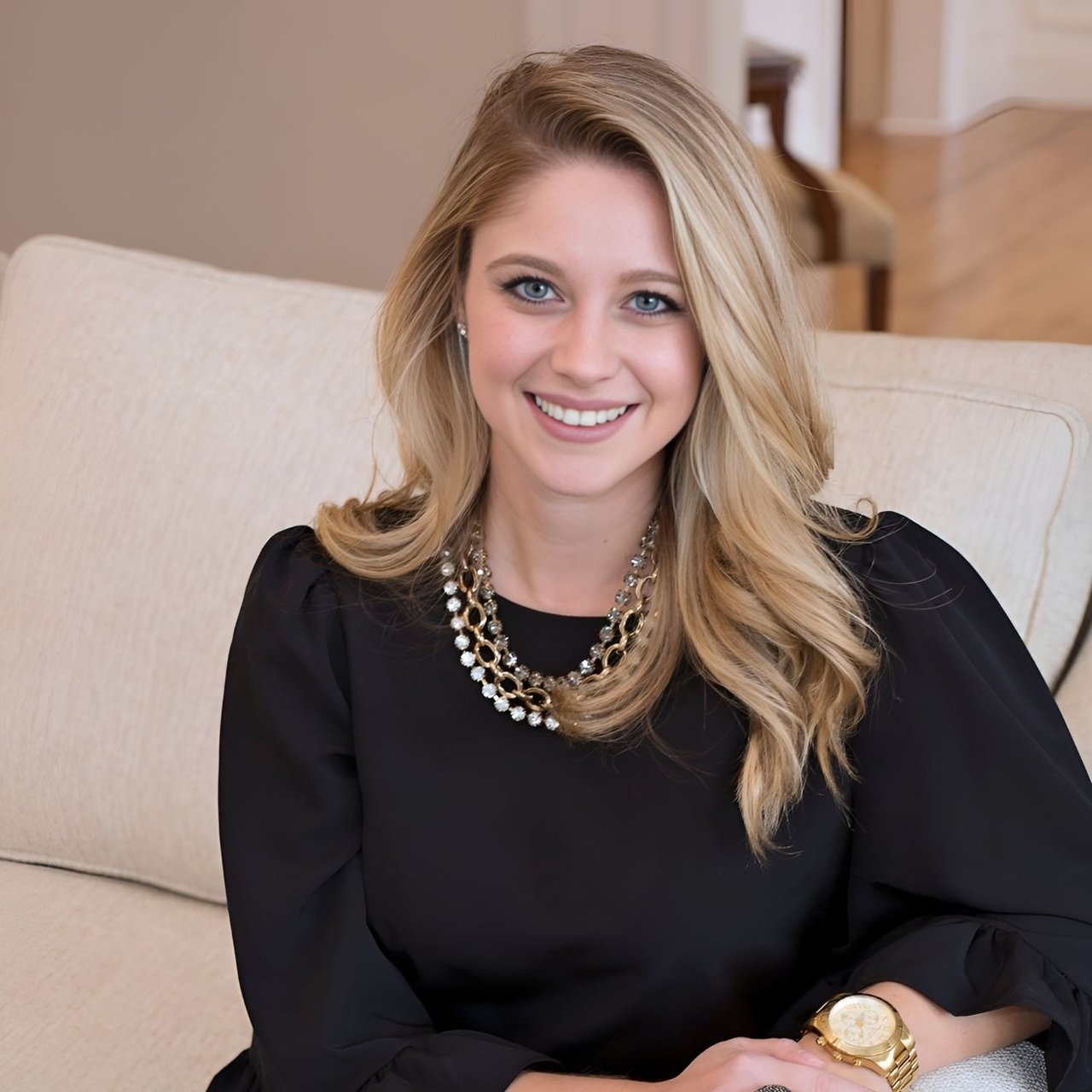 Amanda Vita Winchester, MA Real Estate Agent Headshot