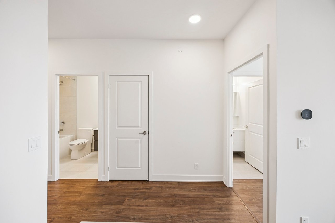 50 Upper Mall Way #2109