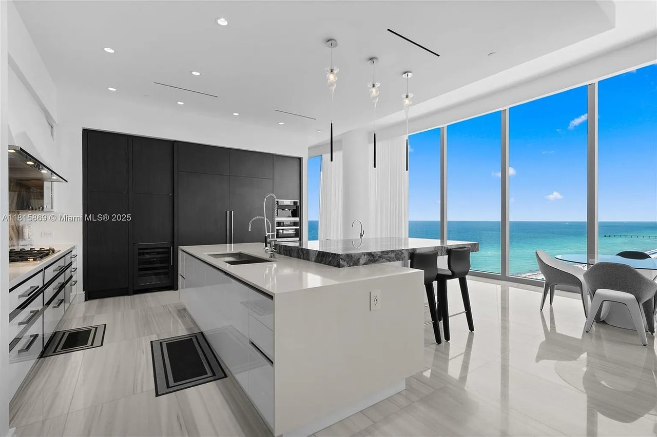 17901 Collins Ave #1607