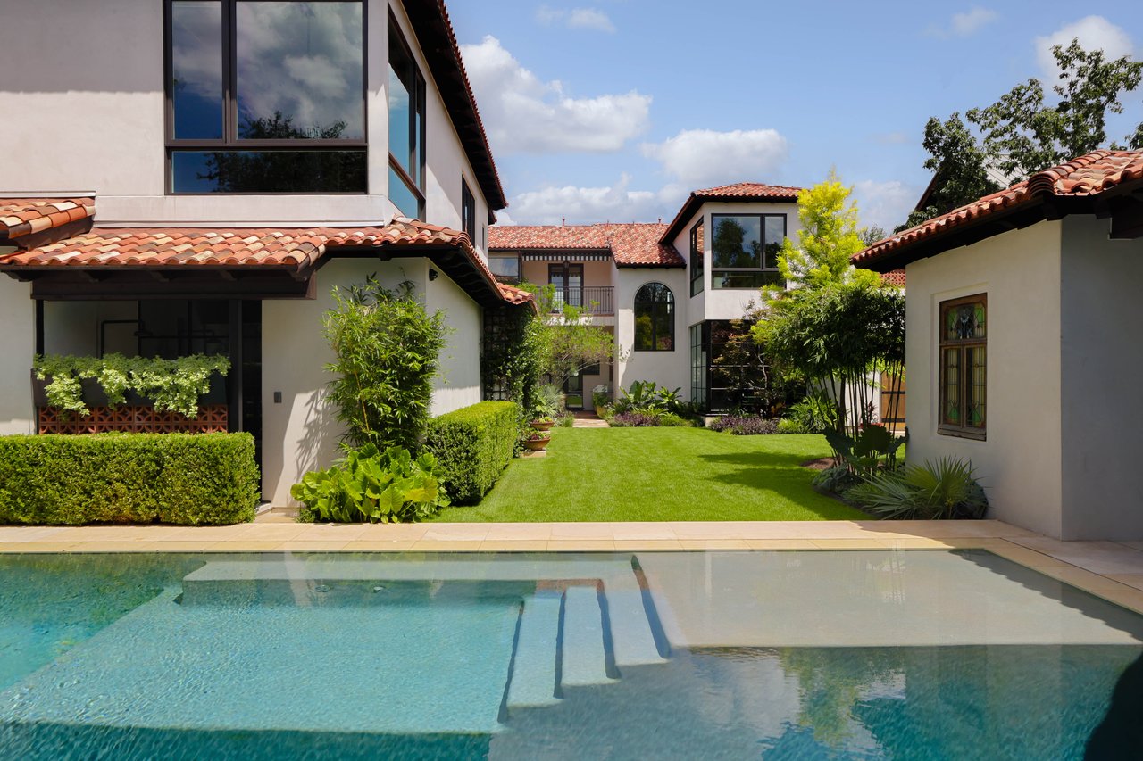 1308 Meriden Lane