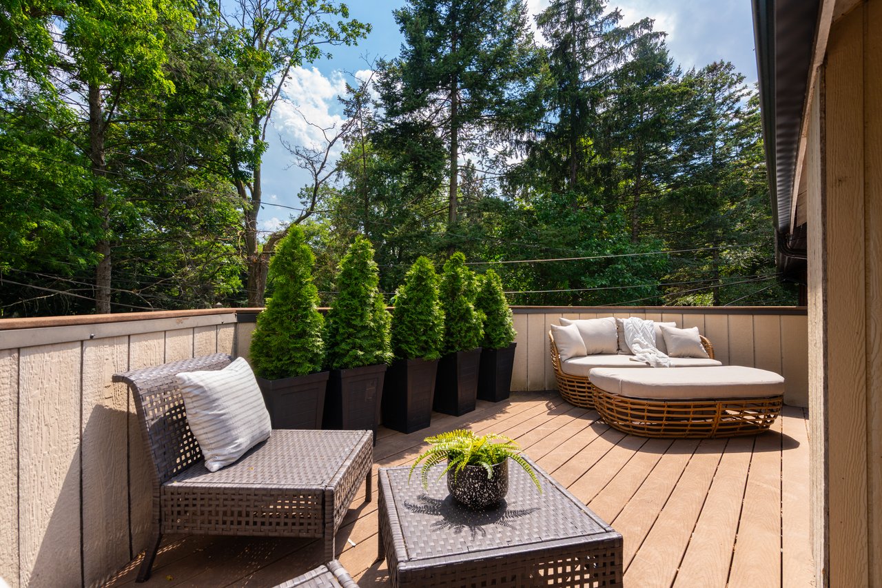 15 Hillcrest Park