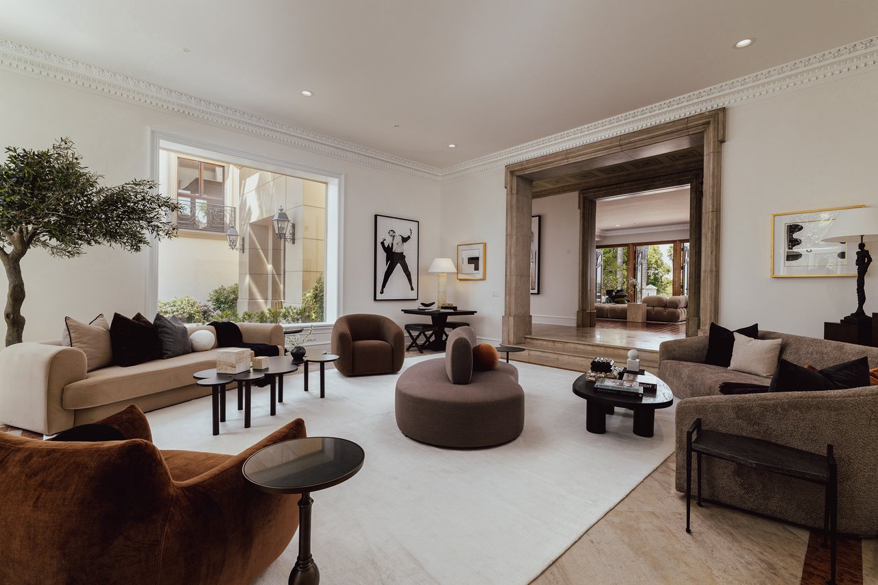 3364 Clerendon Rd, Beverly Hills 