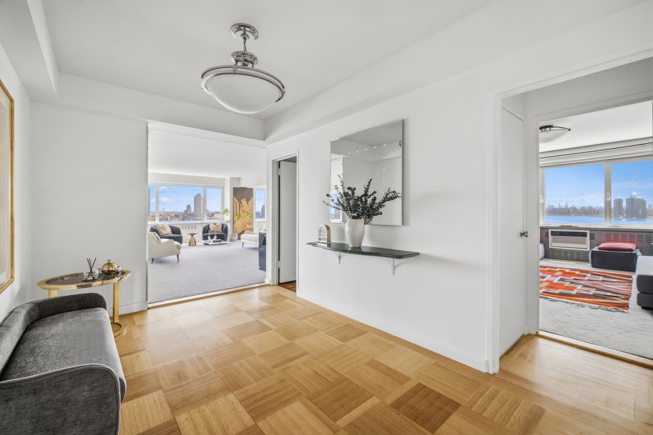 25 Sutton Place South