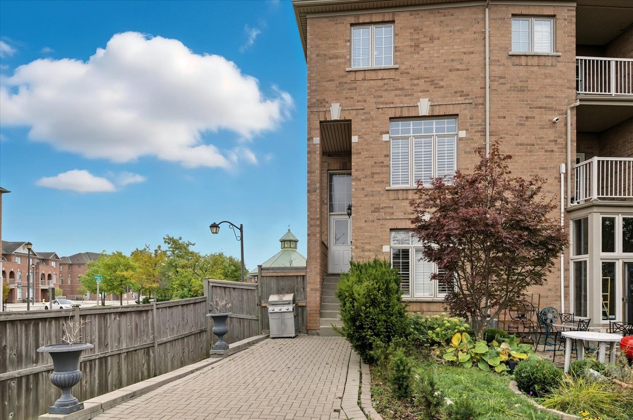#23 - 20 Greensborough village Circ