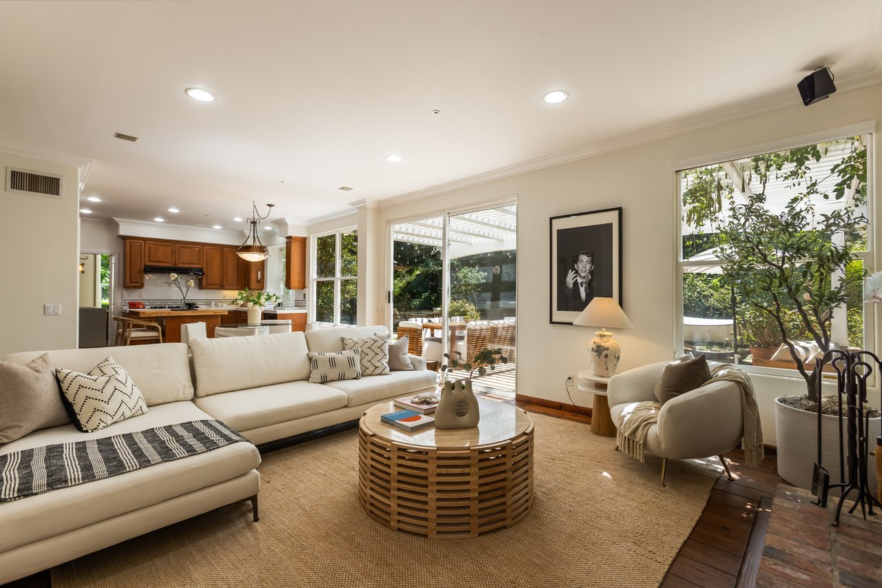 5985 Vista De La Luz