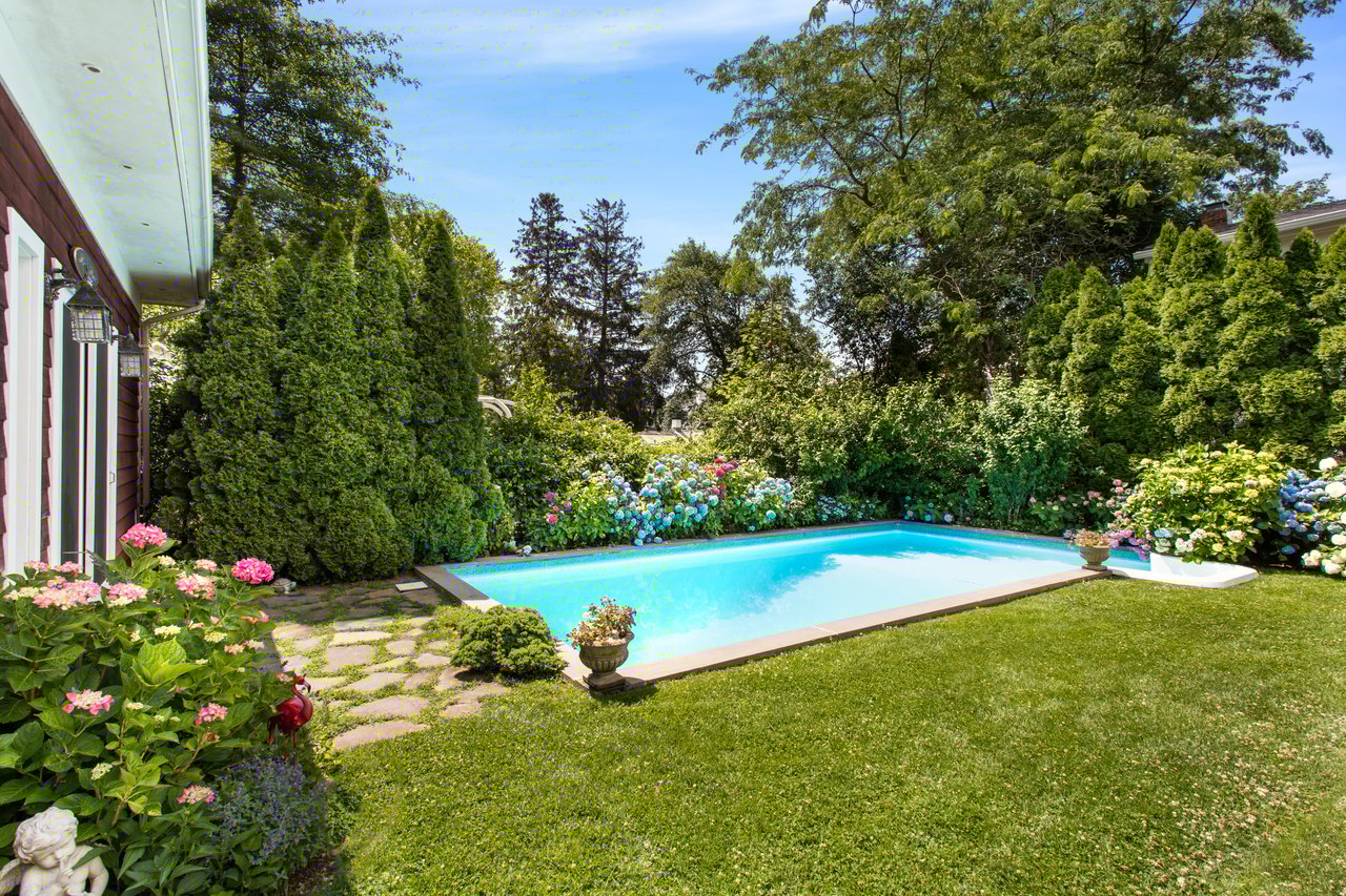 EXCEPTIONAL LOCATION, CLOSE TO ALL