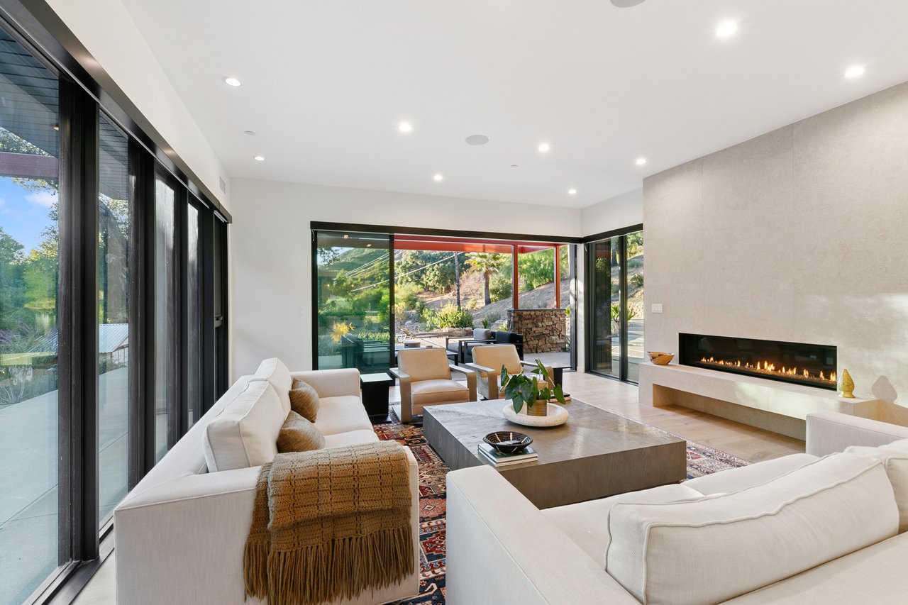 Extraordinary Modern Farmhouse 