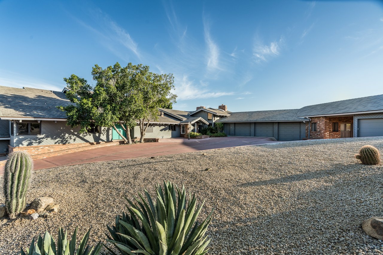Luxury PV Hilltop Sanctuary