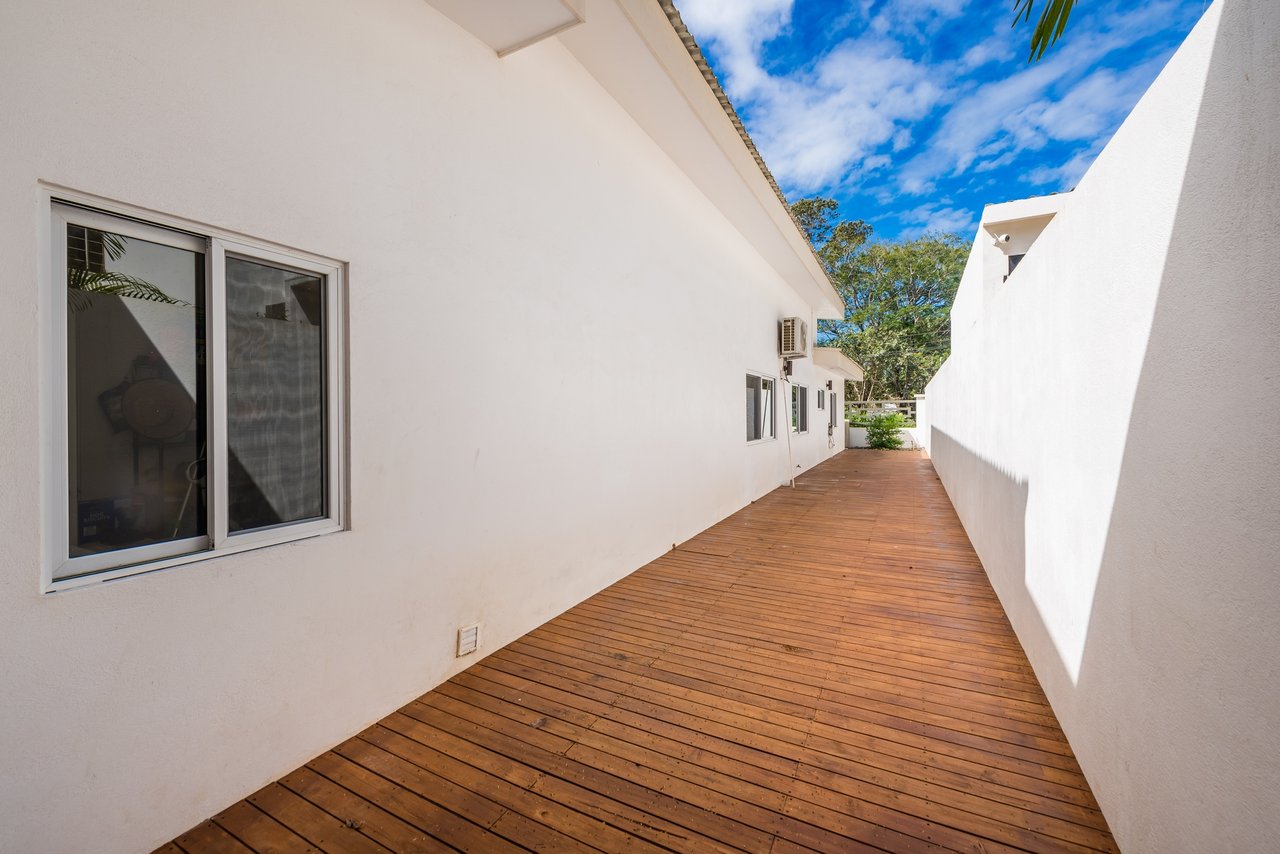 Casa Del Rio Potrero, Surfside